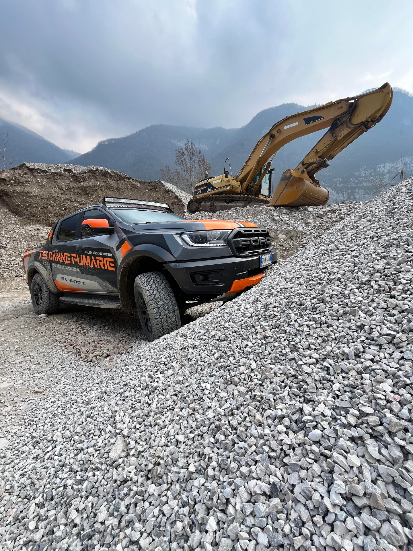 Pickup TS Canne Fumarie in cantiere con mezzi professionali